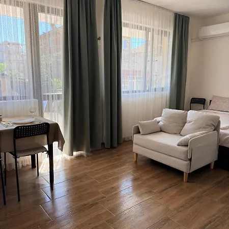 Lazur Sarafovo Апартаменты *